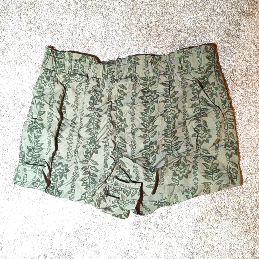 Time And Tru Shorts, Green Leaf Pattern, XL (16-18)